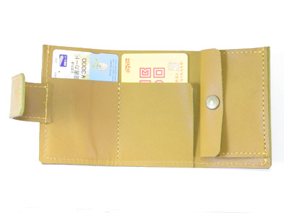 小型三つ折り本革財布